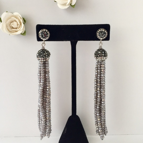 Jewelry - ‼️Sale‼️NEW GRAY SILVER RHINESTONE TASSLE EARRINGS